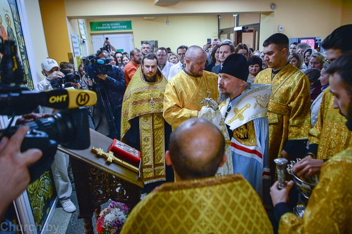 Митрополит Вениамин освятил часовню в честь святителя Луки Крымского в 3-й городской клинической больнице имени Клумова