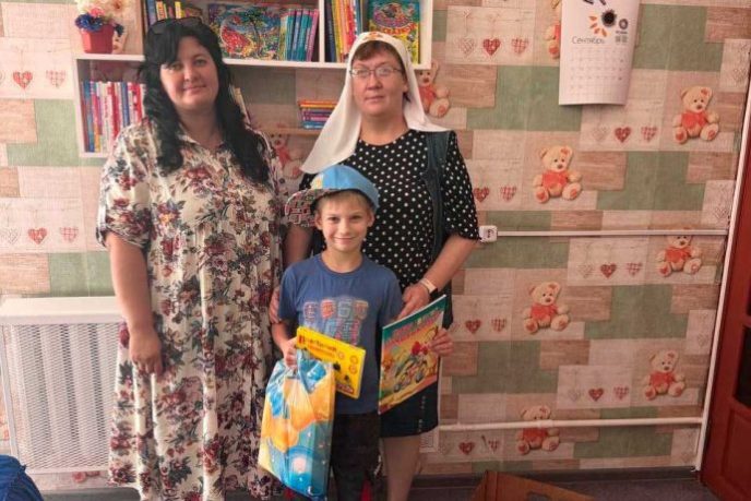 Руководитель социального отдела при храме святого пророка Илии г. Бобруйска и помощник главной сестры при храме посетили Бобруйский районный социальный приют