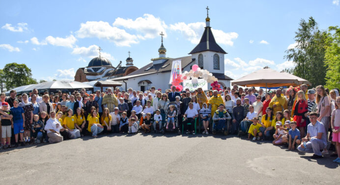 Ежегодный православный социально-благотворительный слет «Встреча друзей» («Сяброўскі фэст») прошел в приходе святых равноапостольных Мефодия и Кирилла, учителей Словенских, города Волковыска